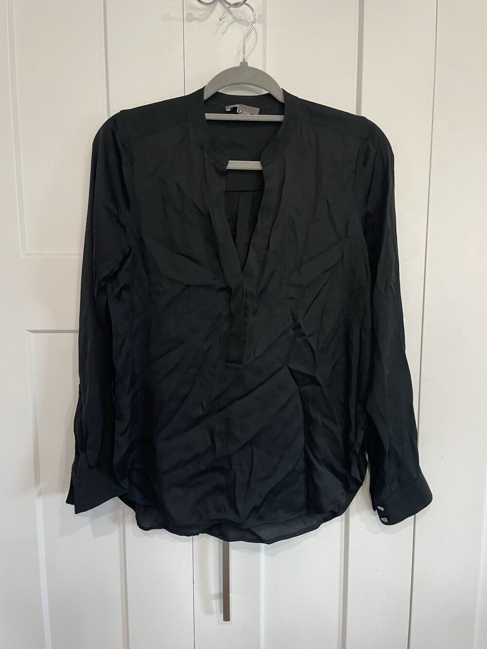 Vince Black Silk Blouse Size 4 Long Sleeve Pullover V-Neck Button Cuff Top